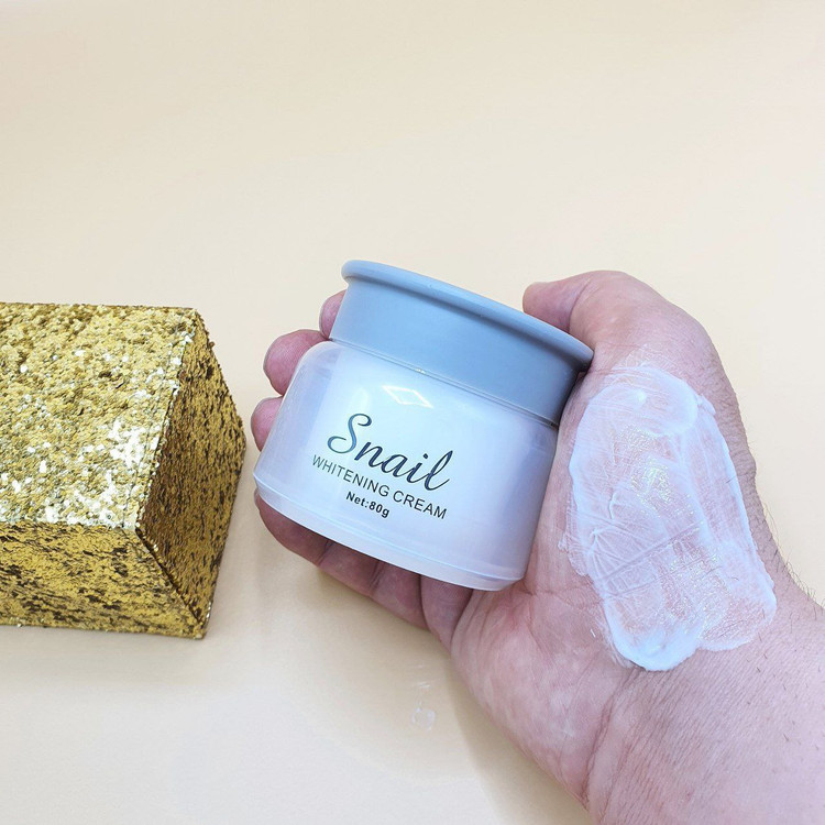 کرم کلاژن ساز پوست کاسه ای