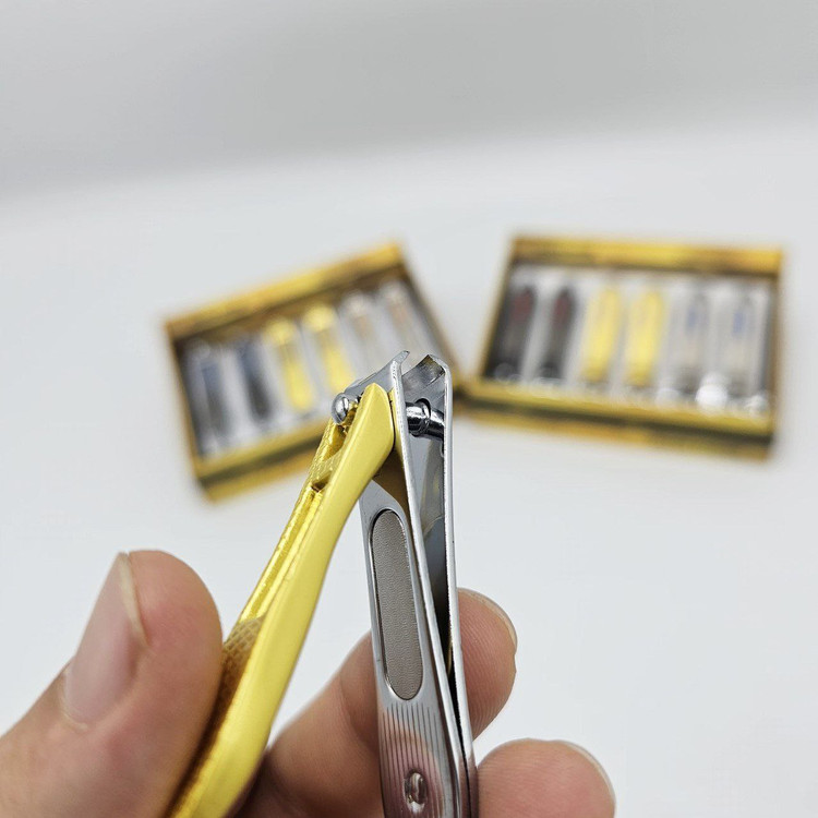 ناخن گیر فوقالعاده حرفه ای سایز متوسط گلدن دریم