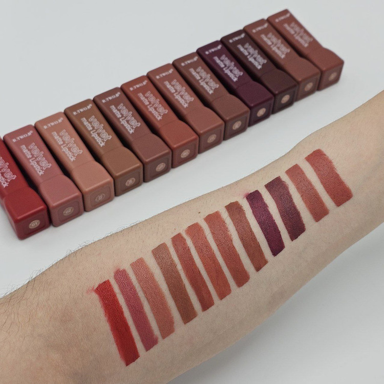 رژلب جامد مخملی برند B two B