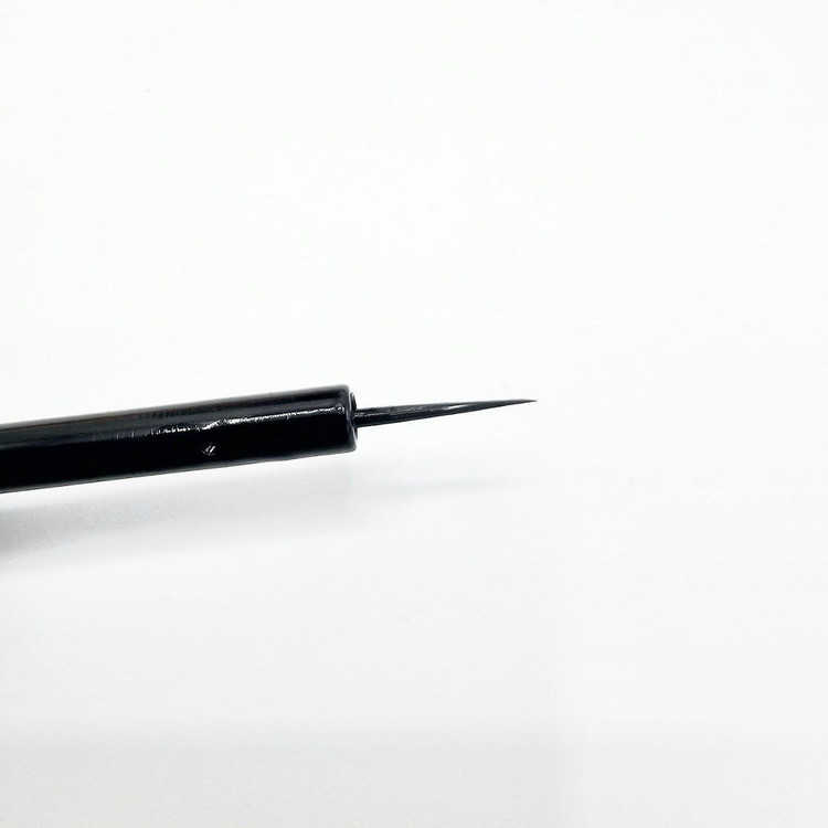 خط چشم مویی ضد حساسیت برند لاورا