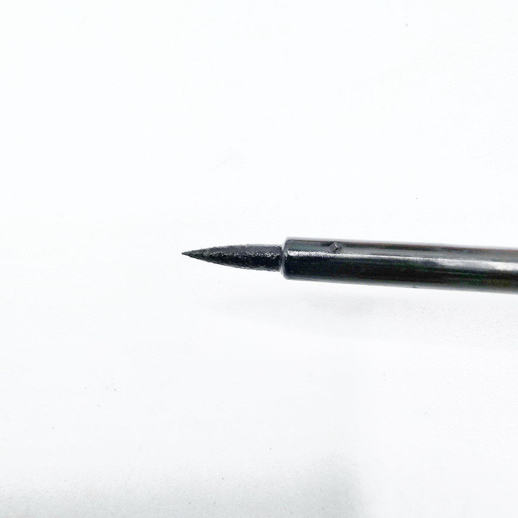 خط چشم ماژیکی ضد حساسیت برند لاورا