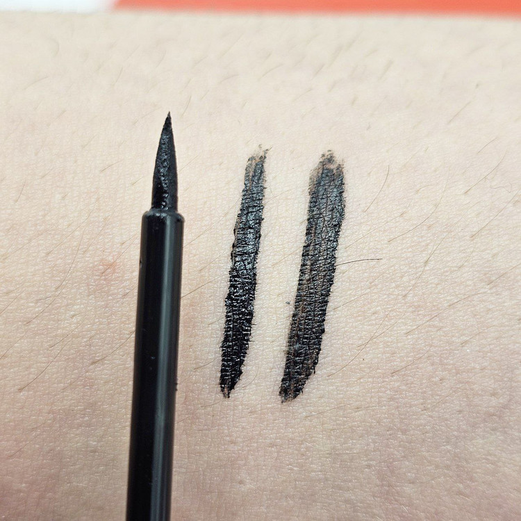 خط چشم ماژیکی ضد حساسیت برند لاورا