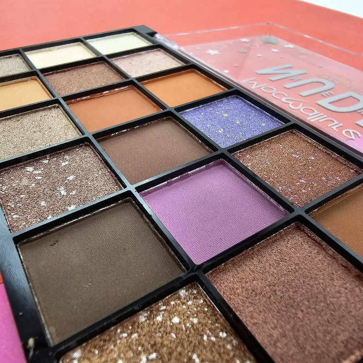 پلت سایه نود 18 رنگ سری جدید NUDE