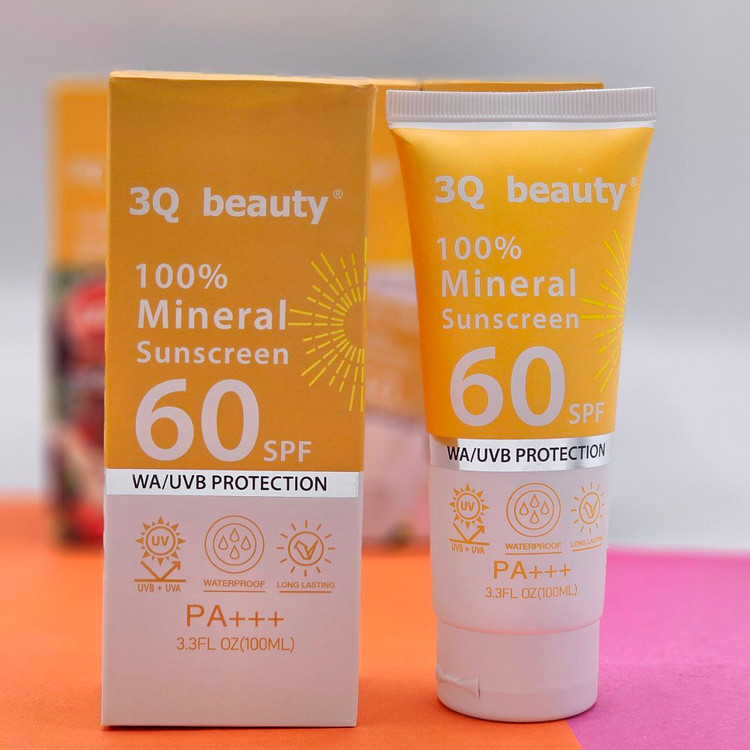 ضدآفتاب اصلی بی رنگ SPF 60 برند 3Q beauty