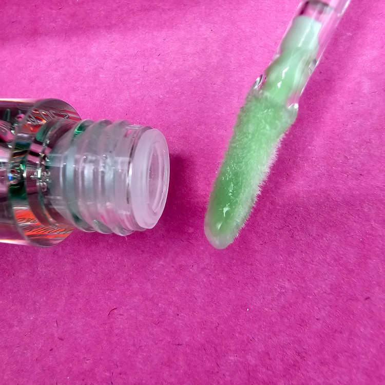 حجم دهنده لب برند 3Q beauty