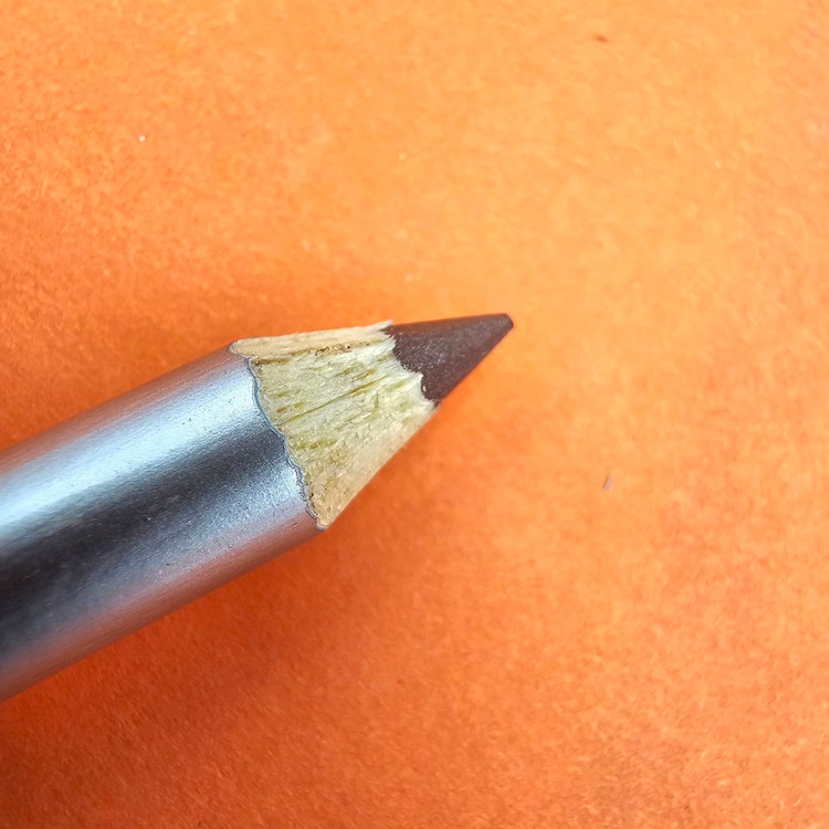 خط لب با کیفیت برند کالیستا بصورت 12 عددی