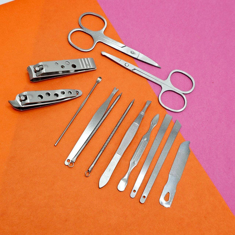 ست مانیکور 13 تکه تیتانیومی سایز کوچک