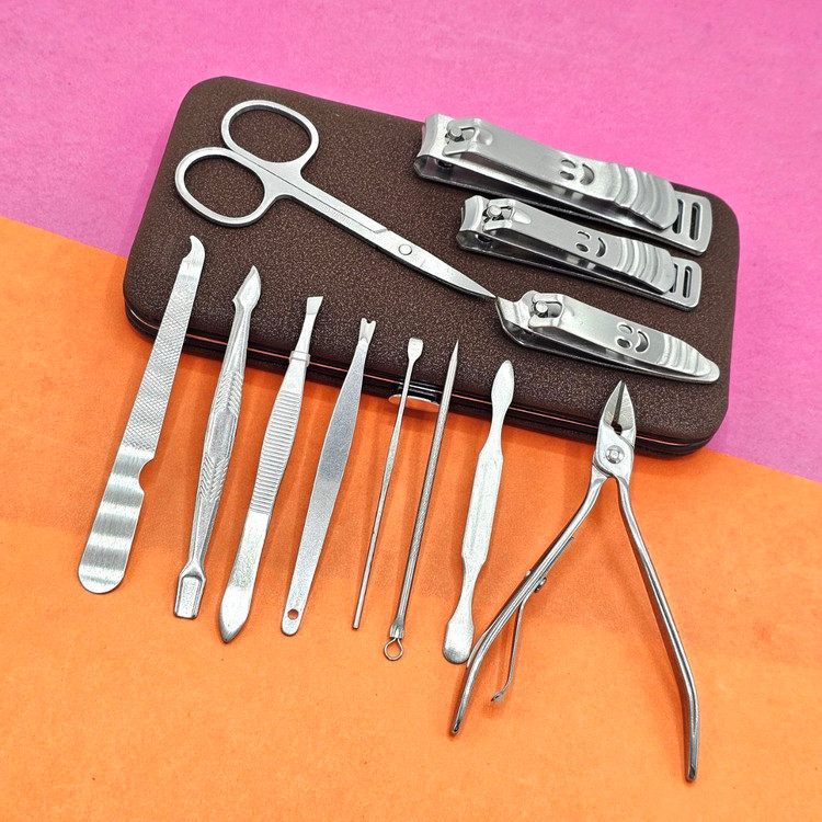 ست مانیکور 12 تکه تیتانیومی سایز متوسط