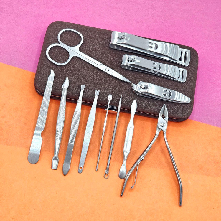 ست مانیکور 12 تکه تیتانیومی سایز متوسط