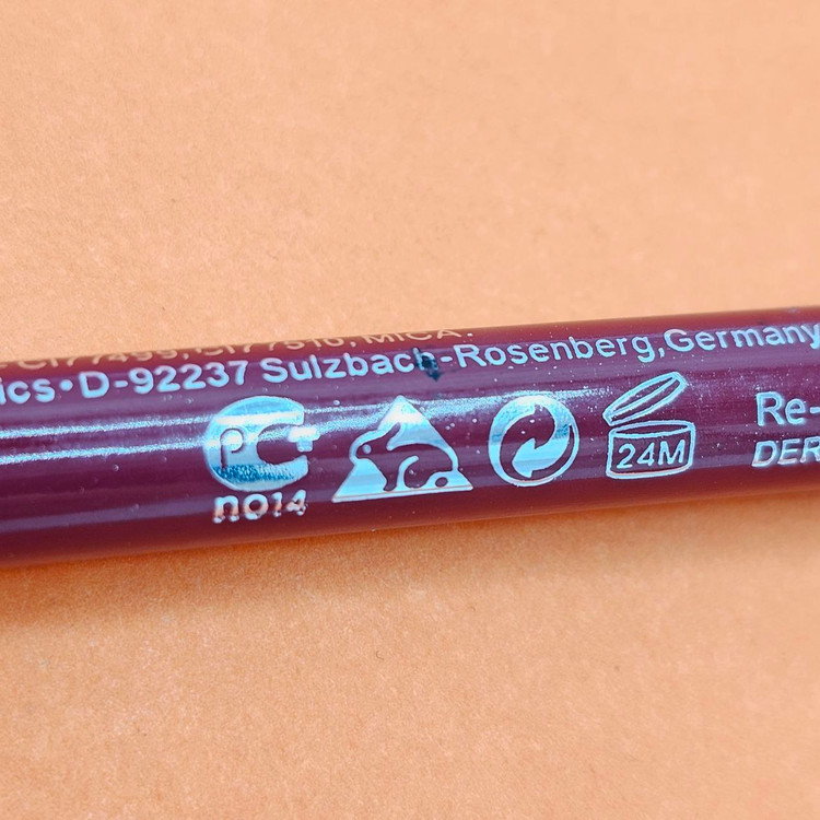 مداد چشم ( مشکی ) روغنی برند 7max