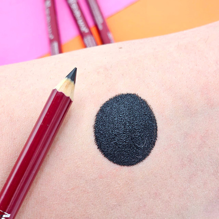 مداد چشم ( مشکی ) روغنی برند 7max