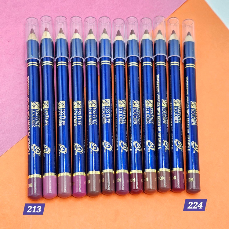 رژلب مدادی با کیفیت و روان برند استی لودر