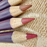 خط لب با کیفیت سایز بزرگ لیدی پور سری B