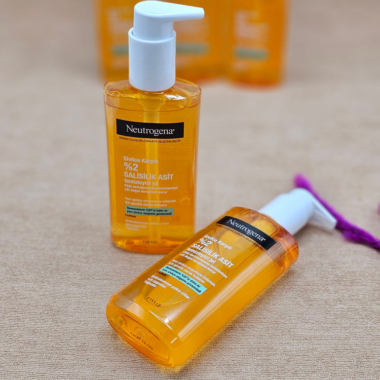 ژل شست و شوی صورت نیتروژینا