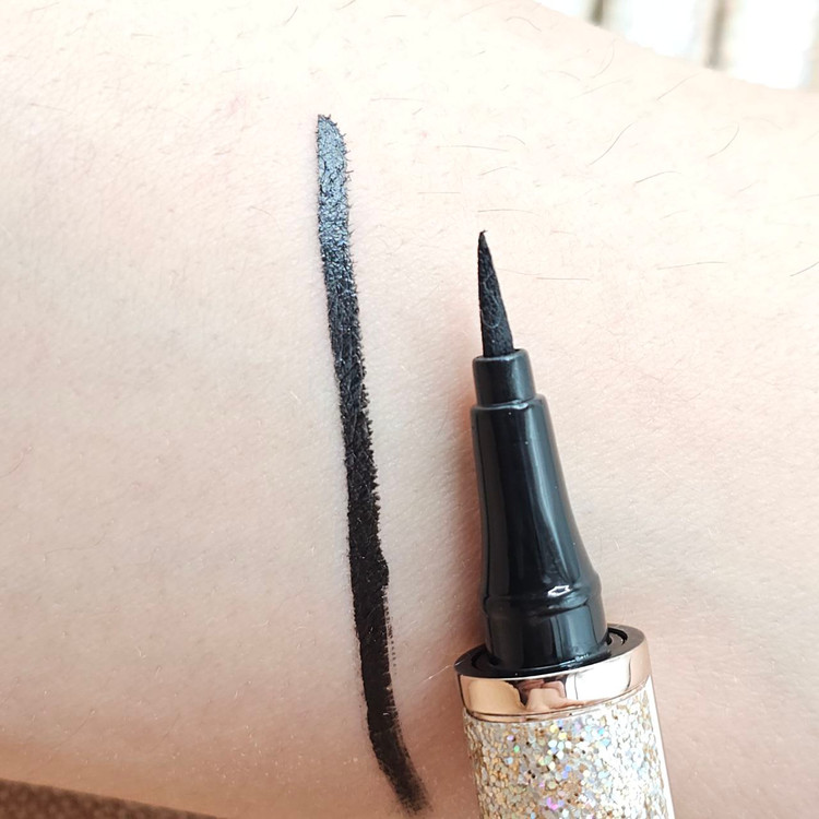 خط چشم قلمی کایلی