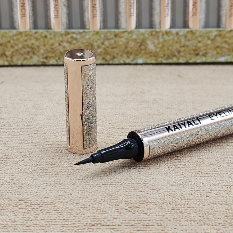 خط چشم قلمی کایلی