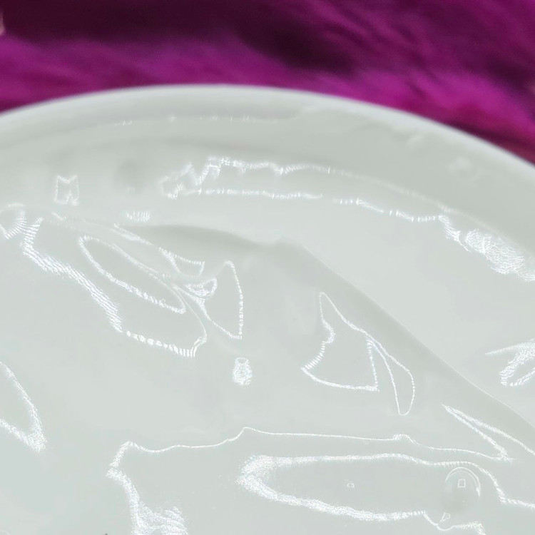 کرم سفید کننده و آبرسان شیر الاغ برند وکالی