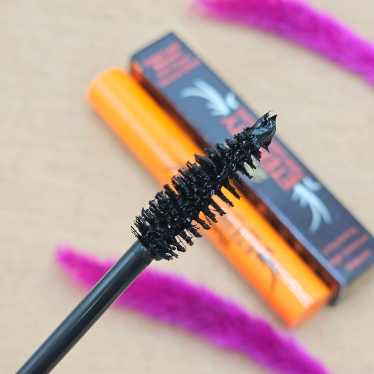 ریمل حجم دهنده و ضد حساسیت اترنیتی