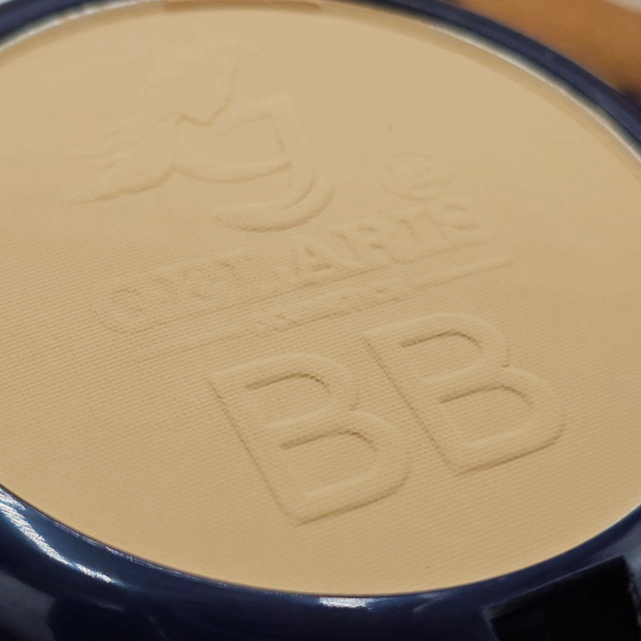 پنکک دو طبقه حاوی BB کرم برند گلاریس