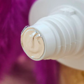 ضدآفتاب رنگی برند گلاریس Gelaris