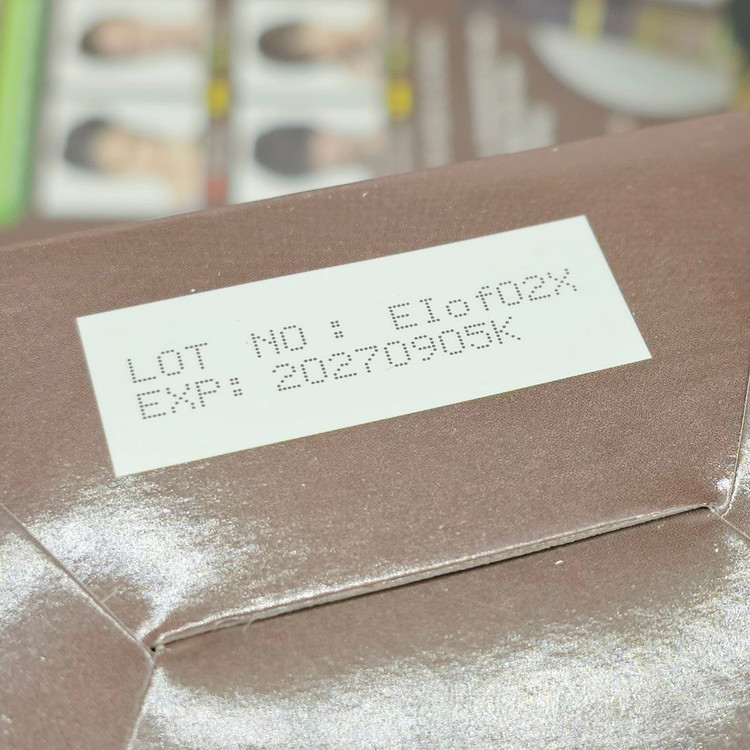 شامپو رنگ مشکی و قهوه ای برند دکس