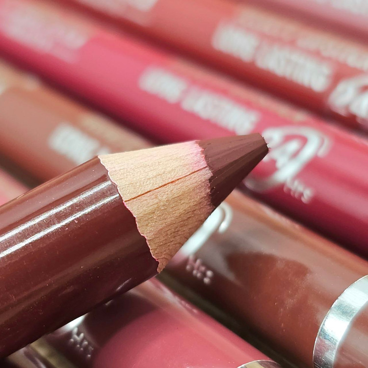 رژلب مدادی نرم و مخملی برند کالیستا