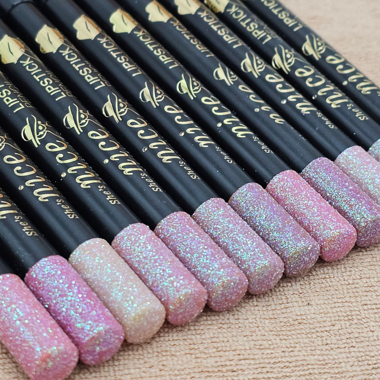 رژلب مدادی شاین دار برند نایس