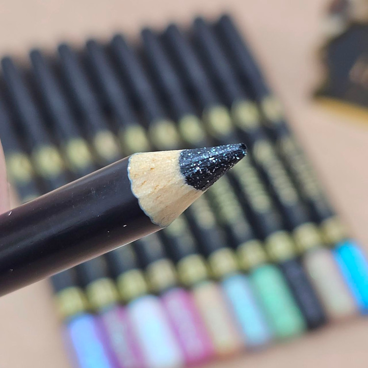 سایه چشم مدادی شاین دار برند نایس