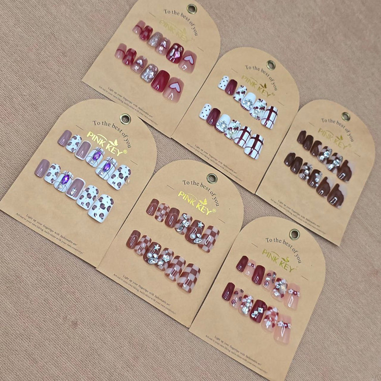 ناخن مصنوعی نگین دار برند پینک کی