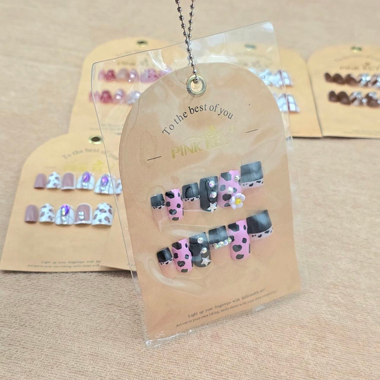 ناخن مصنوعی نگین دار برند پینک کی