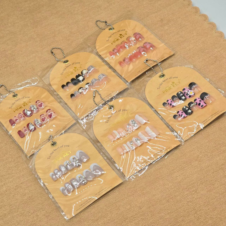 ناخن مصنوعی نگین دار برند پینک کی