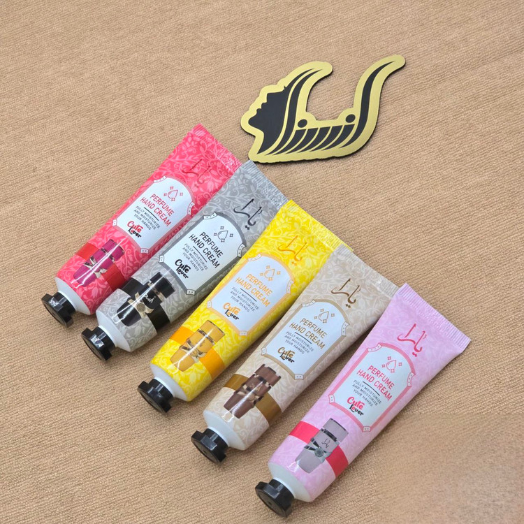 پک 5 عددی کرم مرطوب کننده رایحه ادکلنی برند یارا