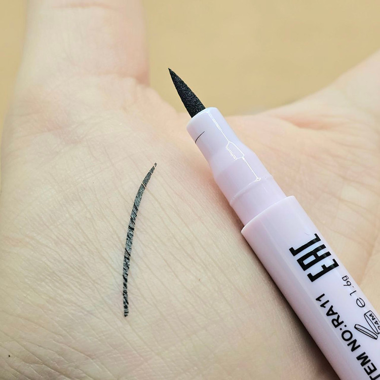 خط چشم ماژیکی برند رامش