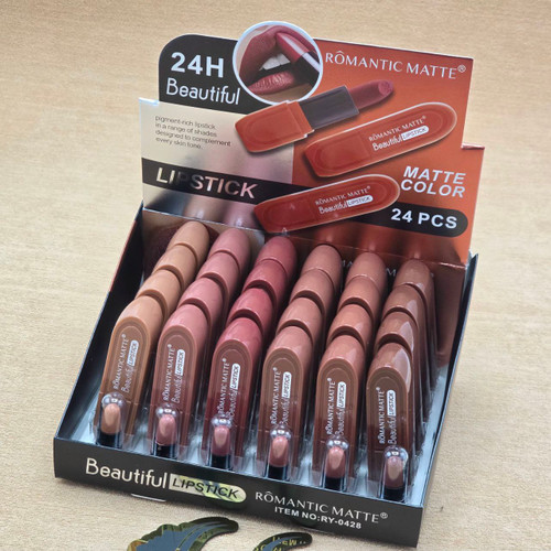 رژلب جامد تستردار برند رمانتیک مات کد 0428