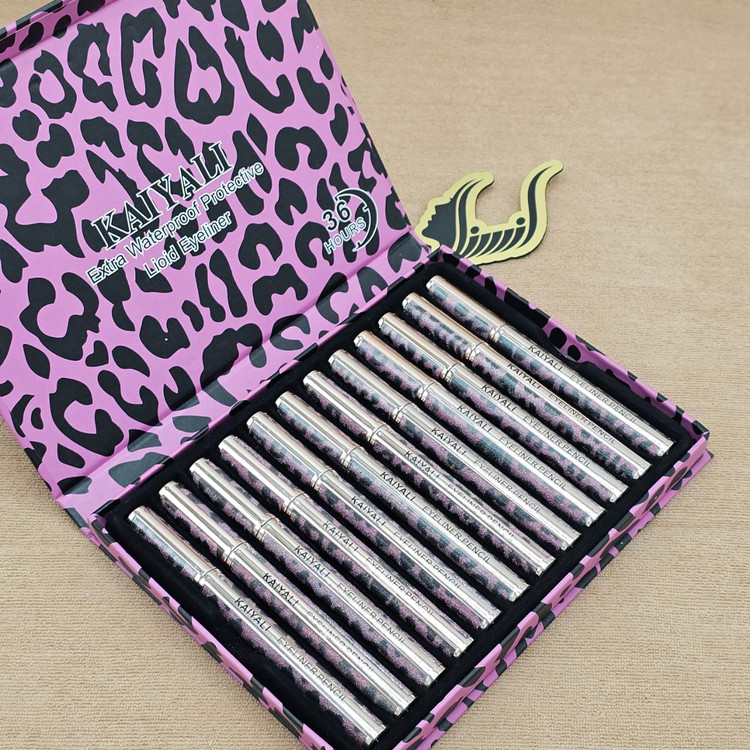 خط چشم ماژیکی طزح پلنگی برند کایلی